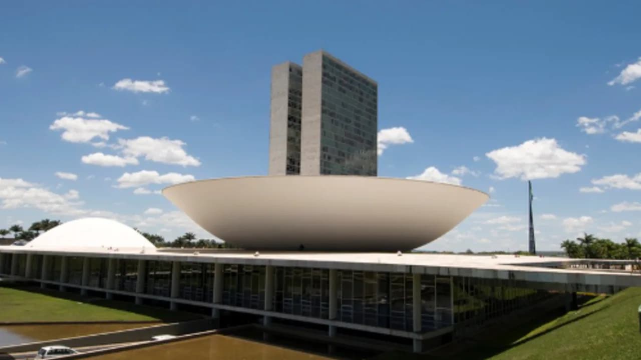 Foto do Congresso Nacional como referência de conversa política brasileira